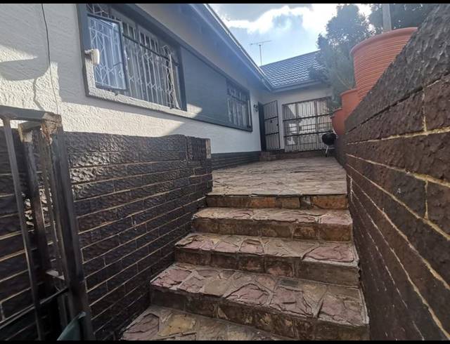 3 BEDROOM HOUSE FOR SALE IN LINMEYER